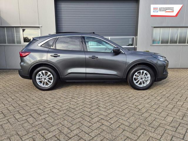 Ford Kuga Titanium 243PS PHEV Automatik schwenkb. AHK elektr. PanoDach Sitzheizung v+h Lenkradheizung Frontscheibe beheizb. Klimaautomatik Navi SYNC4 Apple CarPlay Android Auto Touchscreen PDC 4xKamera 2xKeyless 17"LM vollelektr. Reichweite 66KM 