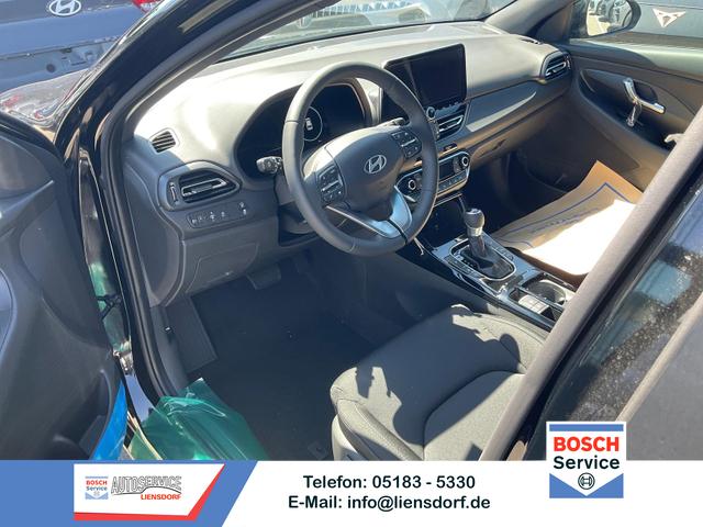 Hyundai i30 Kombi - 1.0 T-GDI DCT Family, Navi, ACC, Side, Winter, 17-Zoll, Klimaautomatik