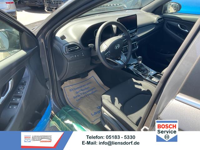 Hyundai i30 Kombi - 1.0 T-GDI DCT Family, Navi, ACC, Side, Winter, 17-Zoll, Klimaautomatik