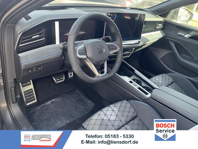 Volkswagen Passat Variant - 2.0 TDI 142 kW 4Motion R-Line DSG 4M R-LINE, Pano, AHK, IQ.Light, HUD, 19-Zoll, AreaView, Navi, Side