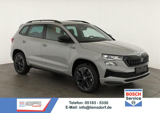 Skoda Karoq - Sportline 1.5 TSI DSG Sportline, Pano, AHK, Navi, CANTON, Matrix, AreaView, Side, el. Klappe, FS-beheizbar, 5 J.-Garantie