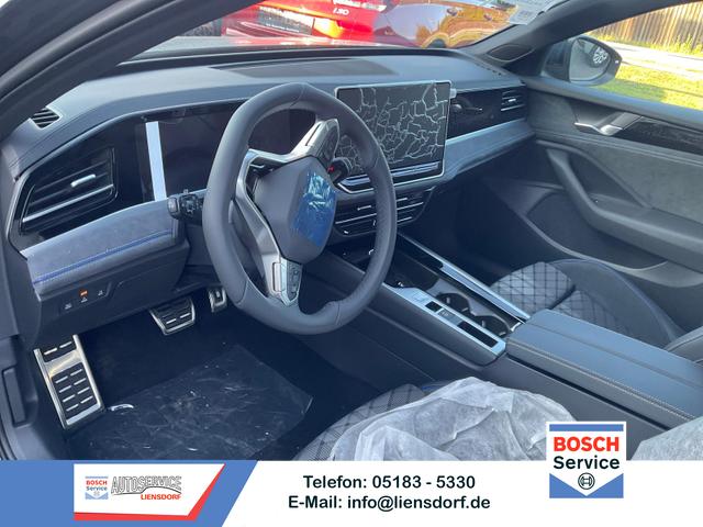 Volkswagen Passat Variant - 2.0 TSI 150 kW R-Line DSG Black, Pano, AHK, Navi, IQ.Light, Side, Kamera, el. Klappe, 19-Zoll, 5 J.-Garantie