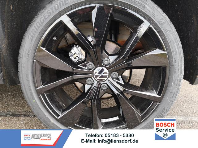 Volkswagen T-Roc - R-Line 1.5TSI DSG ABT AHK Pano ACC 19 Zoll schwarz