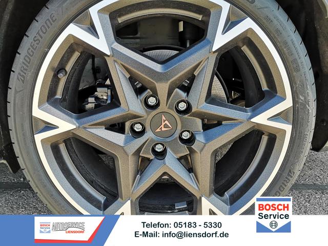 Cupra Leon Sportstourer - 2.0 TSI 245 kW 4Drive VZ Kombi ST 2.0TSI AHK Sound ACC Pano