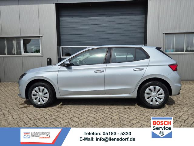 Skoda Fabia - 1.0 TSI 95PS Selection 5-türig Rückf.Kamera Parksensoren Sitzheizung Multifunktionslenkrad Klima Skoda-Radio Bluetooth Touchscreen Tempomat Nebelsch. Apple CarPlay + Android Auto