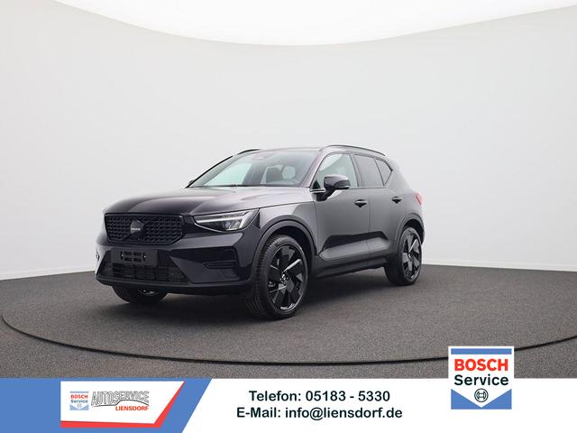Volvo XC40 - 2.0 Black Edition Plus B4 Mild-Hybrid 197PS Automatik elektr. PanoDach R&uuml;ckf.Kamera PDC v+h ACC el.Heckklappe Harman/Kardon-Sound Klimaautomatik Sitzheizung Lenkradheizung Apple CarPlay Android Auto 20-LM