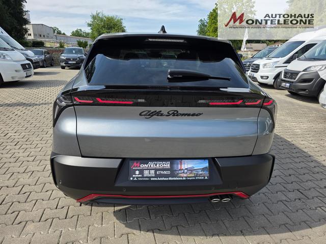 Alfa Romeo Junior Ibrida Speciale 1.2 VGT 