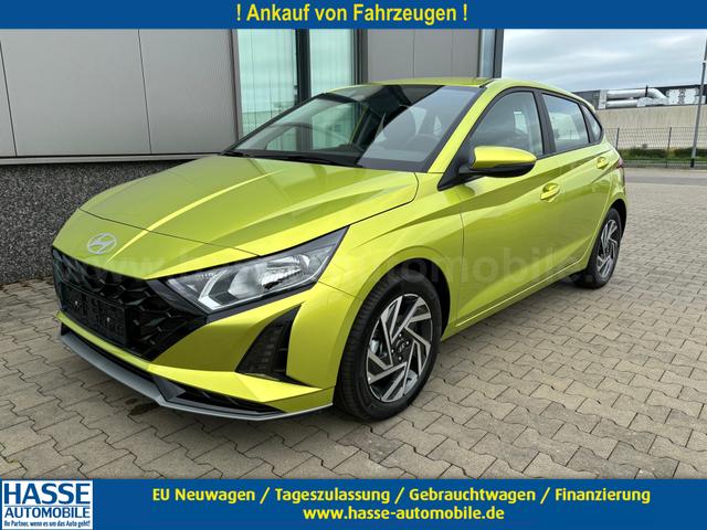 Hyundai i20 - Comfort 1.0 T-GDI 100PS DCT AUTOMATIK, 5 Jahre Garantie, NAVIGATION 10,25", Klima, Parksensoren hinten, Rückfahrkamera, Alarm, Lederlenkrad, Tempomat, Armlehne vorne, Reserverad, 4x elektr. Fensterheber, Fernlicht-Assistent