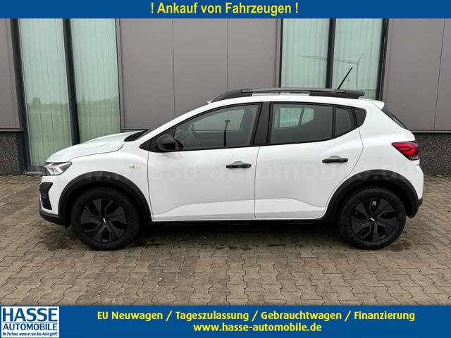 Dacia Sandero Stepway - Extreme 1.0 TCe 90 CVT AUTOMATIK, 16" Alufelgen, Klimaautomatik, Parksensoren hinten, Rückfahrkamera, Hands-free, Radio 8"/DAB/Bluetooth/Smartphone-Applikation, Kunstleder-Lenkrad, Nebelscheinwerfer, Tempomat, Dachreling