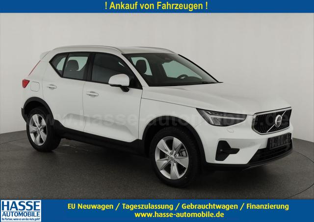 Volvo XC40 - Core 2WD B3 Mild-Hybrid Core, Navi, Thors Hammer, Winter, Kamera, el. Klappe