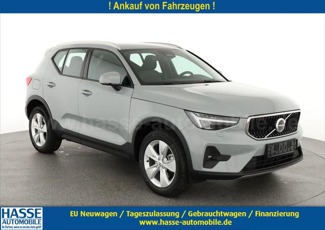 Volvo XC40 - Core 2WD B3 Mild-Hybrid Core, Navi, Thors Hammer, Winter, Kamera, el. Klappe