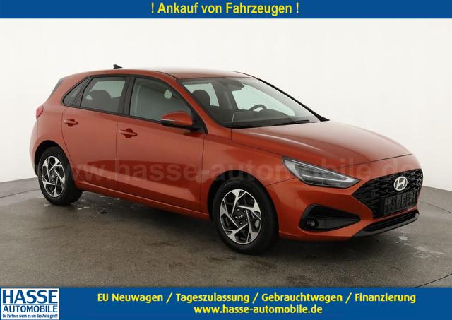 Hyundai i30 - 1.0 T-GDI DCT Family, Navi, Kamera, LED, 16-Zoll, Winterpaket