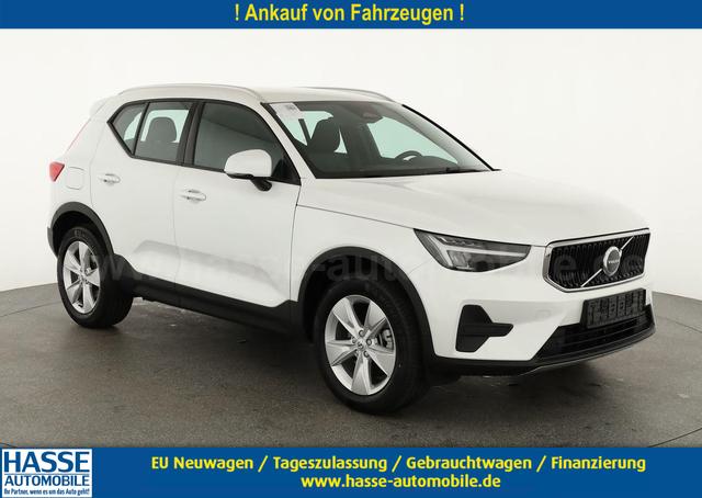 Volvo XC40 - Core 2WD B3 Mild-Hybrid Core, Navi, Thors Hammer, Winter, Kamera, el. Klappe