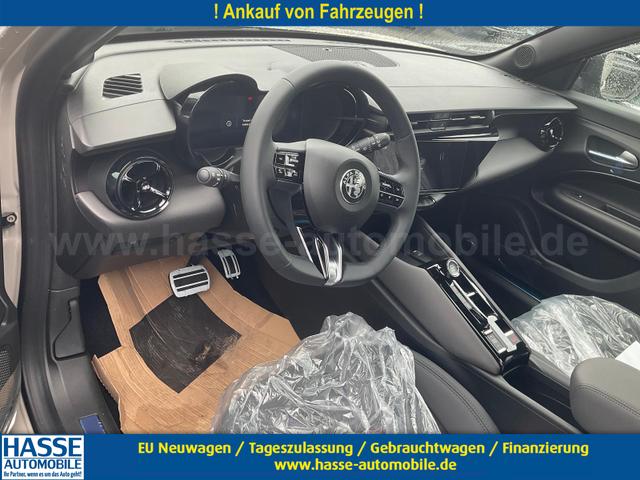 Alfa Romeo Junior - Ibrida 1.2 VGT 48V-Hybrid (100kW) Speciale Speciale, 18-Zoll, Kamera, el. Klappe, Sitzheizung