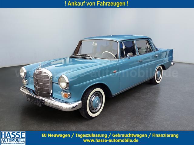 Mercedes-Benz 230 - w110