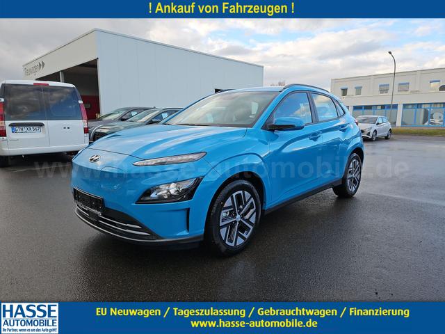 Hyundai KONA - Select Elektro 100 kW (136 PS) Effizienz-Paket Klimaautomatik, Radio mit DAB, Apple CarPlay, Android Auto, Bluetooth Freisprecheinrichtung, Rückfahrkamera, Lenkradheizung, Sitzheizung, Lichtsensor, 17" Leichtmetallfelgen, uvm.