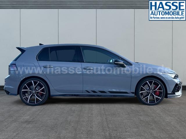 Volkswagen / Golf / Grau / / / PANO+MATRIX+HUD+HARMAN+NAVI+360 KAMERA+19 LM