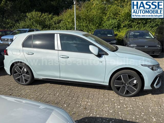 Volkswagen / Golf / Blau / / / LED-PLUS+ACC+SHZ+KEYLESS+KAMERA+18 ALU, Beispielbilder, ggf. teilweise mit Sonderausstattung