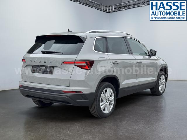 Skoda Karoq Extra Plus 2,0 TDI DSG 2Zoklima 2xEinparkhilfe AHK Kamera Sitzheizung beheiztes Lenkrad 