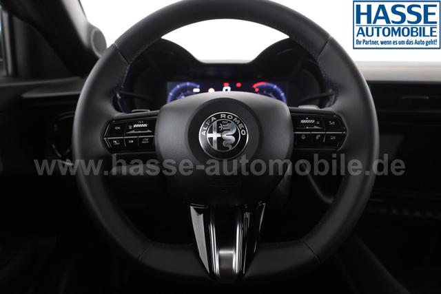 Alfa Romeo Junior Ibrida 1.2 VGT 48V-Hybrid (100kW) Speciale Speciale, 18-Zoll, Kamera, el. Klappe, Sitzheizung 