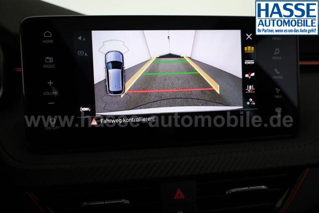 Skoda Kamiq Monte Carlo 1.0 TSI DSG Carlo, Matrix, AHK, 18-Zoll, Pano, Navi, el.Klappe, 5 J.-Garantie 