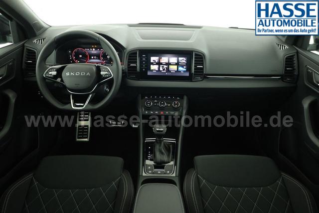 Skoda Karoq Sportline 1.5 TSI DSG Sportline, Pano, AHK, Navi, Matrix, AreaView, Side, FS-beheizbar, Winter, 19-Zoll 