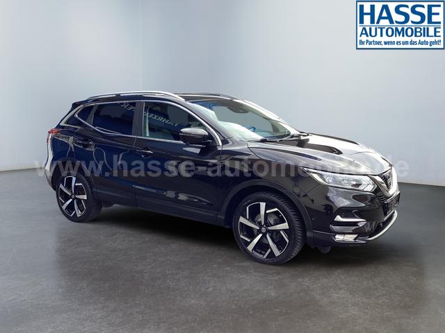 Nissan / Qashqai / Schwarz / / / 