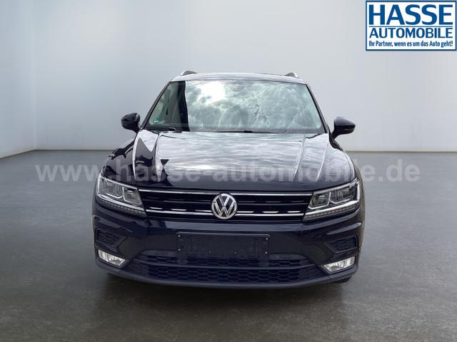 Volkswagen / Tiguan / Schwarz / / / 