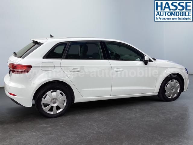 Audi / A3 Sportback / Weiß / / / 