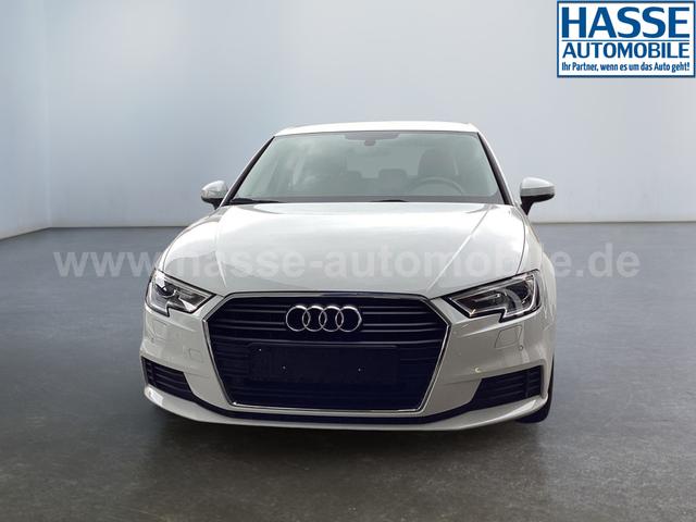 Audi / A3 Sportback / Weiß / / / 