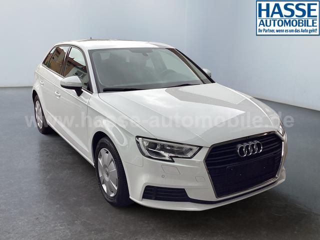 Audi / A3 Sportback / Weiß / / / 