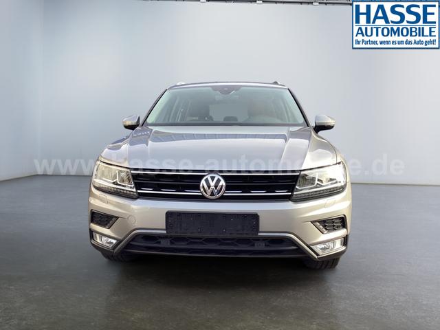 Volkswagen / Tiguan / Gold / / / 