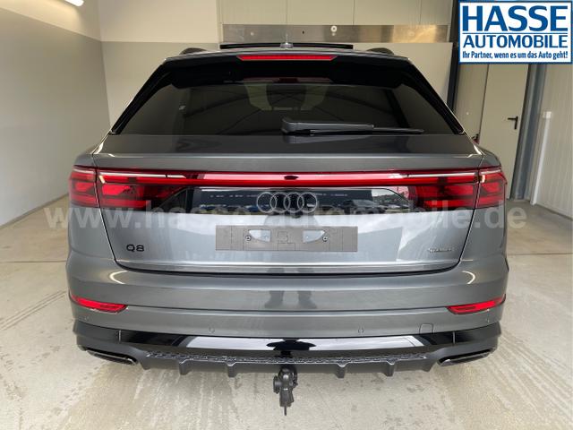 Audi / Q8 / Grau / / / S line STHZ+Pano+AHK+HUD