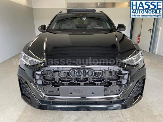 Audi / Q8 / Schwarz / / / S line STHZ+Pano+AHK+HUD
