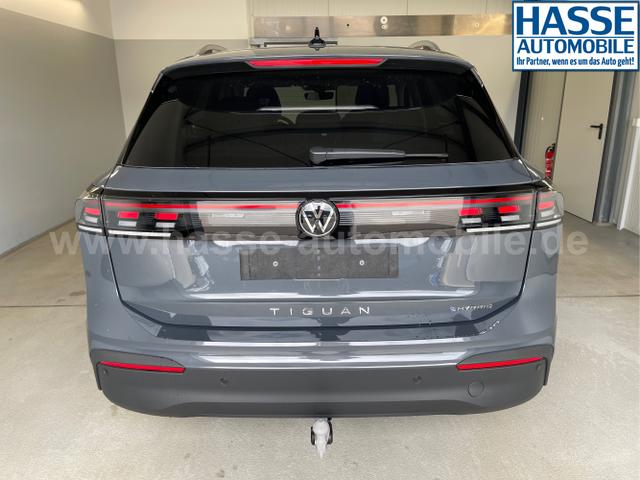 Volkswagen / Tiguan / Grau / / / 204PS DSG eHybrid IQ.Light+Navi