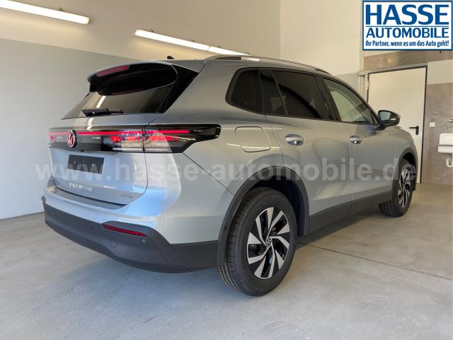 Volkswagen / Tiguan / Silber / / / 150PS DSG IQ.Light