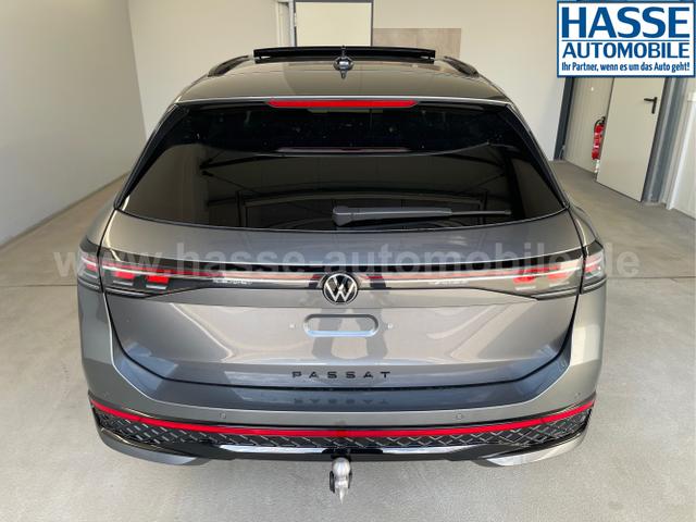 Volkswagen / Passat Variant / Grau / / / 265PS AHK+Pano+Harman Kardon