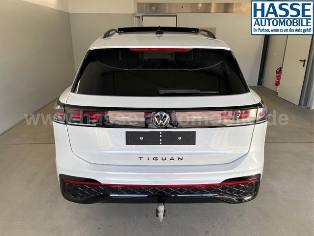 Volkswagen / Tiguan / Weiß / / / 193PS TDI 4M Black+AHK+Stdhz+360°+Leder+IQ.Light+Drive+HUD+Harman+Pano