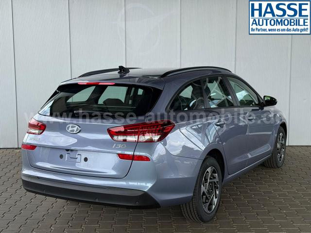 Hyundai i30 Kombi Smart 1.5 GDI / Navi PDC V.&H + Kamera LED Tempomat Alu 16" 