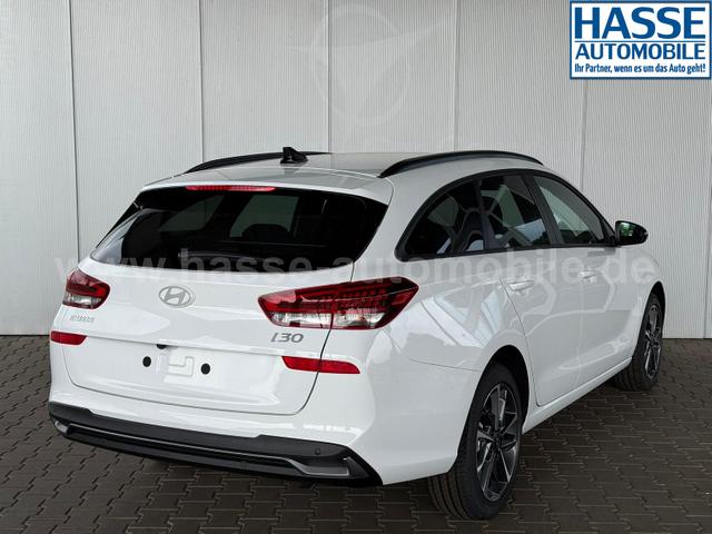 Hyundai i30 Kombi Comfort 1.5 DPI / Sitz + Lenkradheizung LED Navi Tempomat PDC V.&H Kamera Alu 17" 