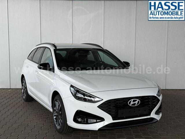 Hyundai i30 Kombi Comfort 1.5 DPI / Sitz + Lenkradheizung LED Navi Tempomat PDC V.&H Kamera Alu 17" 
