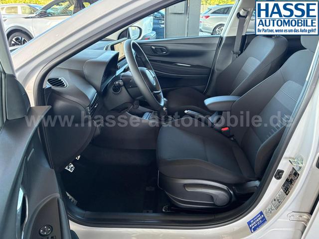 Hyundai BAYON Premium 1.2 MPI / Navi Sitz + Lenkradheizung R&uuml;ckfahrkamera Tempomat Klimaautomatik Alu 16" 