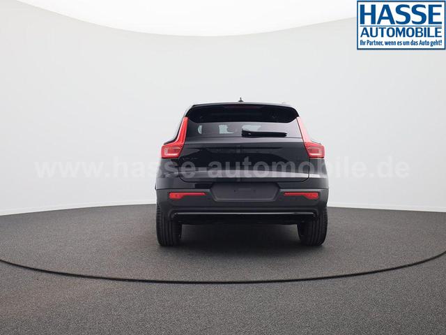 Volvo XC40 2.0 Black Edition Plus B4 Mild-Hybrid 197PS Automatik elektr. PanoDach R&uuml;ckf.Kamera PDC v+h ACC el.Heckklappe Harman/Kardon-Sound Klimaautomatik Sitzheizung Lenkradheizung Apple CarPlay Android Auto 20-LM 