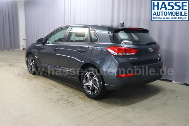 Hyundai i30 FL 1.0 T-GDi 7DCT Comfort CP MY23 88kW 48V Dark Knight 
