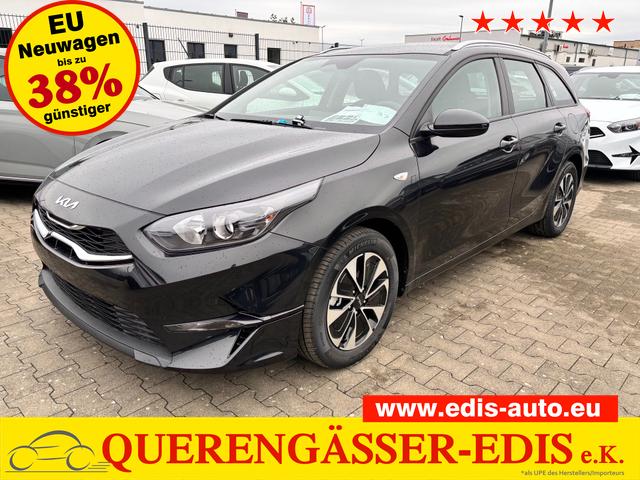 Kia Ceed Sportswagon - Spin 1.5 T-GDI 140PS 6-Gang, Schwarz-Metallic, 16" Alufelgen, Klimaanlage, Winter-Paket, Navigationssystem 10,25", Parksensoren hinten, Rückfahrkamera, Tempomat, Dachreling, Beheiztes Lederlenkrad, ZV mit Fernbedienung, Reserve-Notrad