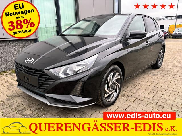 Hyundai i20 - Family 1.2i 79PS, SCHWARZ-METALLIC, 16" ALUFELGEN, 5 Jahre Garantie, WINTER-PAKET, KLIMAAUTOMATIK, Abgedunkelte Scheiben, NAVIGATION 10,25", Parksensoren hinten, Rückfahrkamera, Alarm, Lederlenkrad, Tempomat, Armlehne vorne, Reserverad