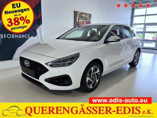Hyundai i30 - GO 1.0 T-GDI 73 kW (100 PS) 2-Zonen-Klimaautomatik, Einparkhilfe vorne und hinten, Rückfahrkamera, LED-Scheinwerfer, Sitzheizung, Lenkradheizung, Navigationssystem, Radio mit DAB, Apple CarPlay, Android Auto, 16 Zoll Leichtmetallfelgen, uvm.