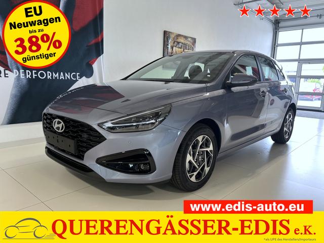 Hyundai i30 - GO 1.0 T-GDI 73 kW (100 PS) 2-Zonen-Klimaautomatik, Einparkhilfe vorne und hinten, Rückfahrkamera, LED-Scheinwerfer, Sitzheizung, Lenkradheizung, Navigationssystem, Radio mit DAB, Apple CarPlay, Android Auto, 16 Zoll Leichtmetallfelgen, uvm.