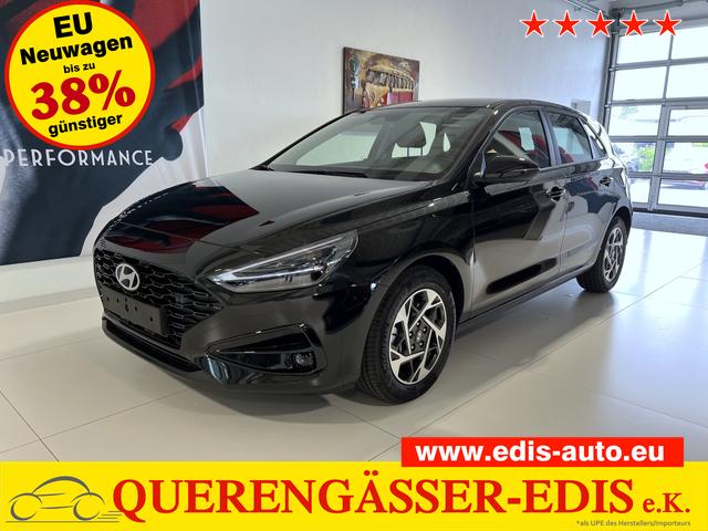 Hyundai i30 - GO 1.0 T-GDI 73 kW (100 PS) Toter-Winkel-Assistent, 2-Zonen-Klimaautomatik, PDC vorne und hinten, Rückfahrkamera, LED-Scheinwerfer, Sitzheizung, Lenkradheizung, Navigationssystem, Radio mit DAB, Apple CarPlay, Android Auto, 16 Zoll Leichtmetallfelgen