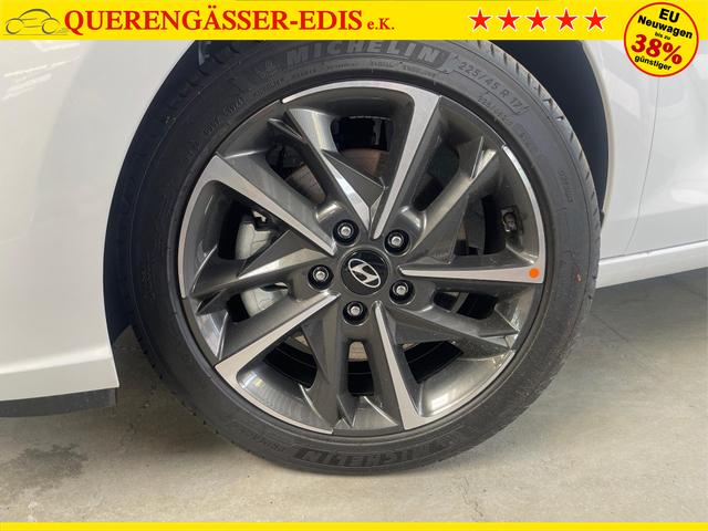 Hyundai i30 Kombi PREMIUM NAVI SHZ RFK PDC v+h KLIMAAUTOMATIK 